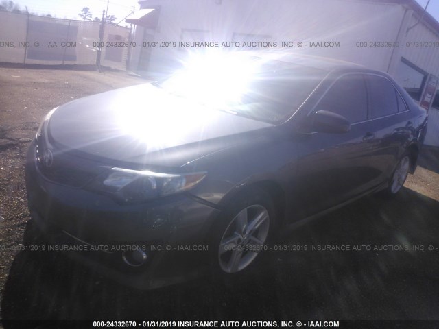 4T1BF1FK3EU810787 - 2014 TOYOTA CAMRY L/SE/LE/XLE GRAY photo 2