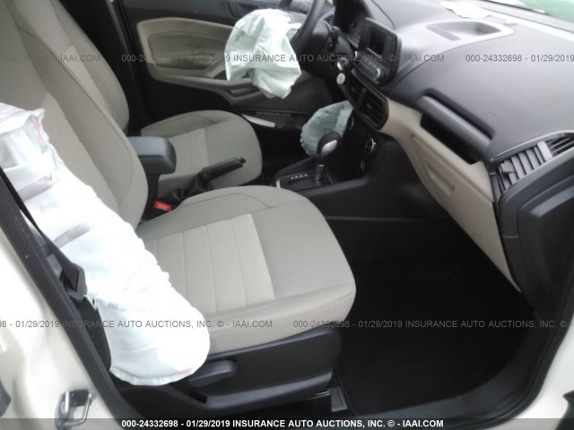 MAJ6P1SL4JC158382 - 2018 FORD ECOSPORT S WHITE photo 5