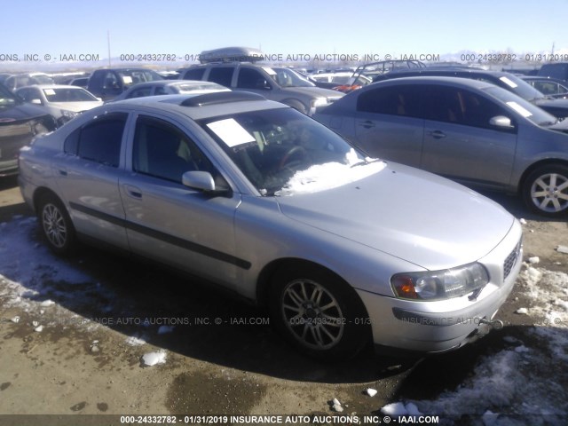 YV1RS61T342327056 - 2004 VOLVO S60 SILVER photo 1