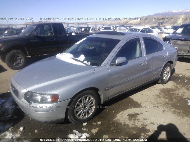 YV1RS61T342327056 - 2004 VOLVO S60 SILVER photo 2