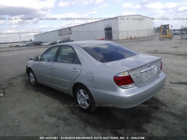 4T1BE32K95U058890 - 2005 TOYOTA CAMRY LE/XLE/SE Champagne photo 3