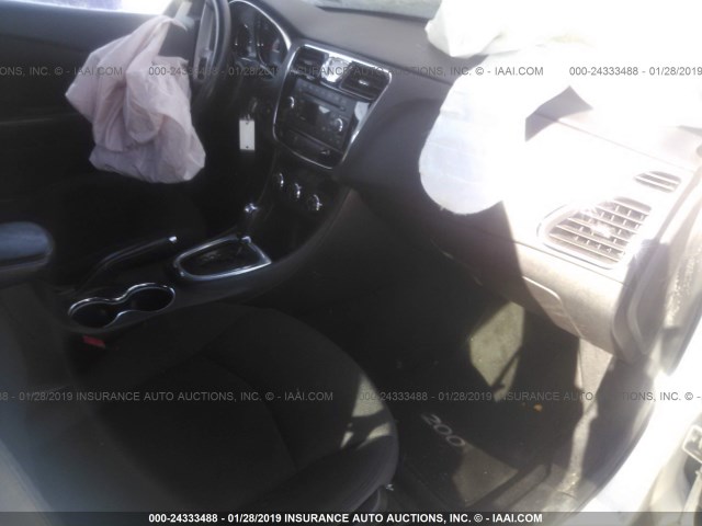 1C3CCBBB5DN695443 - 2013 CHRYSLER 200 TOURING WHITE photo 5