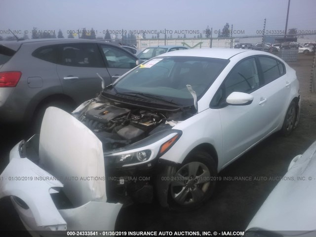 3KPFL4A78HE143687 - 2017 KIA FORTE LX/S WHITE photo 2