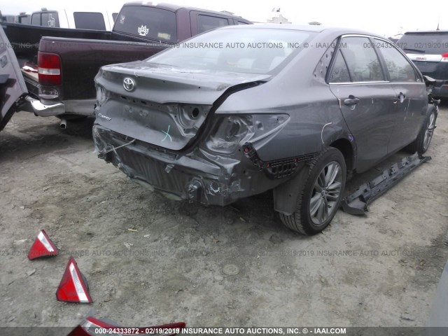 4T1BF1FK4GU537622 - 2016 TOYOTA CAMRY LE/XLE/SE/XSE SILVER photo 4