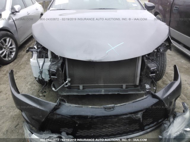 4T1BF1FK4GU537622 - 2016 TOYOTA CAMRY LE/XLE/SE/XSE SILVER photo 6