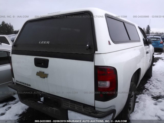 1GCEC14X38Z173657 - 2008 CHEVROLET SILVERADO C1500 WHITE photo 4