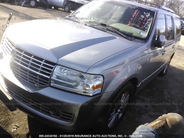 5LMFU28568LJ00858 - 2008 LINCOLN NAVIGATOR SILVER photo 2