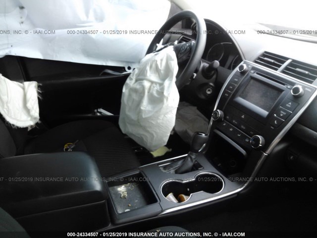 4T1BF1FK6GU541820 - 2016 TOYOTA CAMRY LE/XLE/SE/XSE RED photo 5