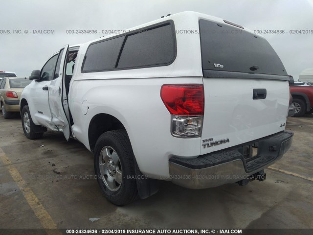 5TFUM5F15BX025053 - 2011 TOYOTA TUNDRA DOUBLE CAB SR5 WHITE photo 3