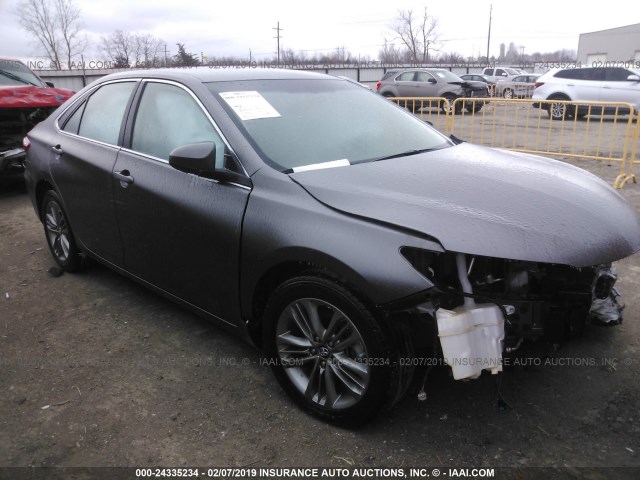4T1BF1FK6HU295742 - 2017 TOYOTA CAMRY LE/XLE/SE/XSE GRAY photo 1