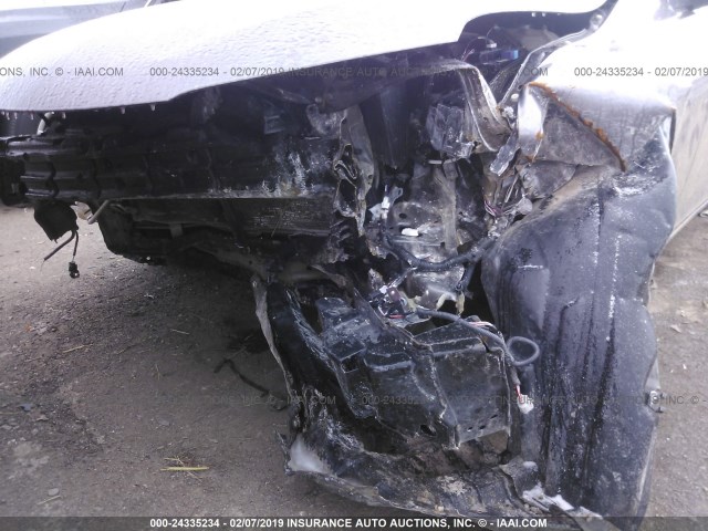 4T1BF1FK6HU295742 - 2017 TOYOTA CAMRY LE/XLE/SE/XSE GRAY photo 6