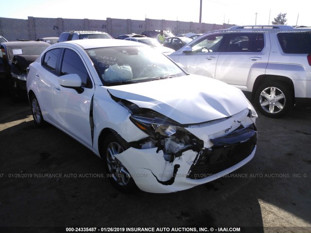 3MYDLBZV9GY100943 - 2016 TOYOTA SCION IA WHITE photo 1