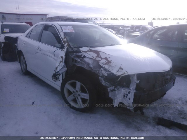 4T1BF1FK0EU840216 - 2014 TOYOTA CAMRY L/SE/LE/XLE 白色 照片 1