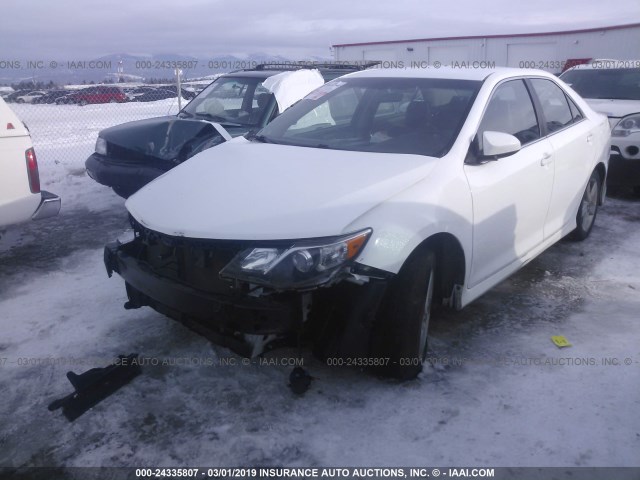 4T1BF1FK0EU840216 - 2014 TOYOTA CAMRY L/SE/LE/XLE 白色 照片 2