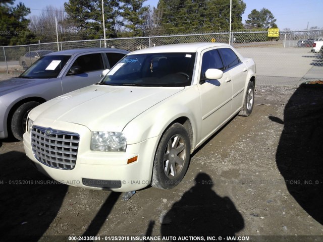 2C3JA53G95H130695 - 2005 CHRYSLER 300 TOURING WHITE photo 2