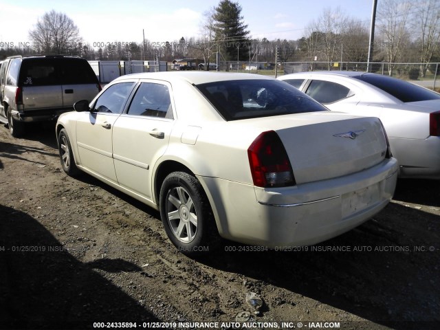 2C3JA53G95H130695 - 2005 CHRYSLER 300 TOURING WHITE photo 3