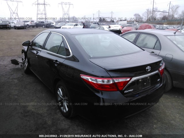 4T1BF1FK4GU258039 - 2016 TOYOTA CAMRY LE/XLE/SE/XSE BLACK photo 3