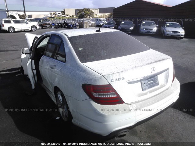 WDDGF4HB0DR264708 - 2013 MERCEDES-BENZ C 250 WHITE photo 3