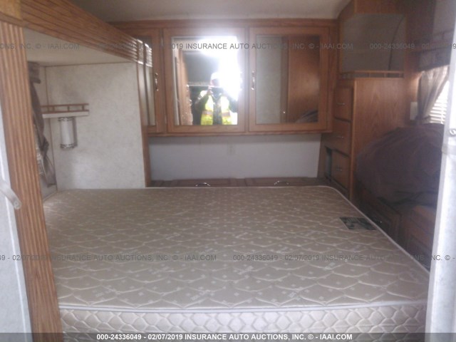 5HRSS353X5C008136 - 2005 WEEKENDWA SLC3505  白色 照片 5