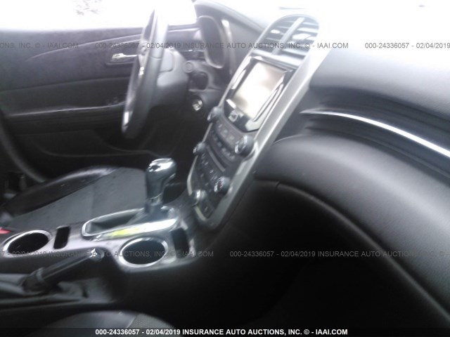 1G11C5SL9FF293198 - 2015 CHEVROLET MALIBU 1LT თეთრი ფოტო 5