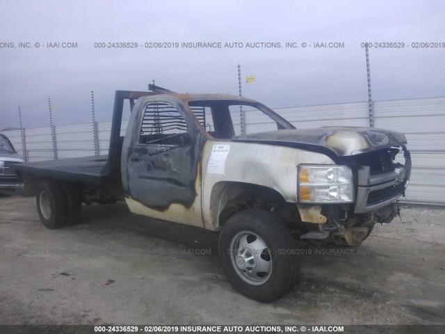 1GBJK34628E115250 - 2008 CHEVROLET SILVERADO K3500 WHITE photo 1