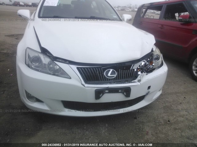 JTHCK262295031132 - 2009 LEXUS IS 250 WHITE photo 6