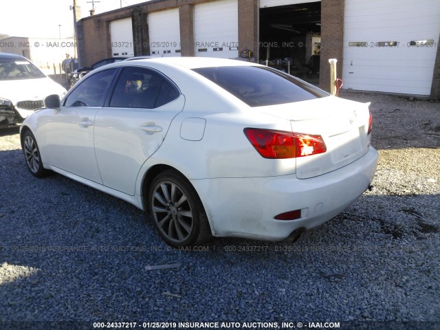 JTHCK262X65006541 - 2006 LEXUS IS 250 WHITE photo 3