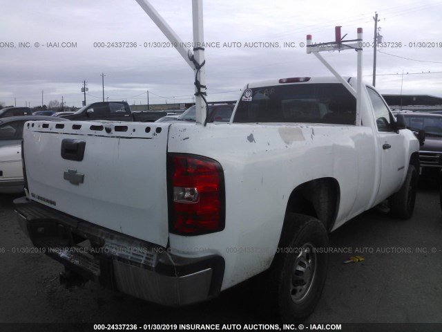 1GCHC24K57E526557 - 2007 CHEVROLET SILVERADO C2500 HEAVY DUTY WHITE photo 4