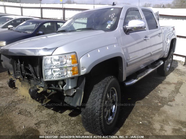 3GCPKSE70CG207398 - 2012 CHEVROLET SILVERADO K1500 LT SILVER photo 2