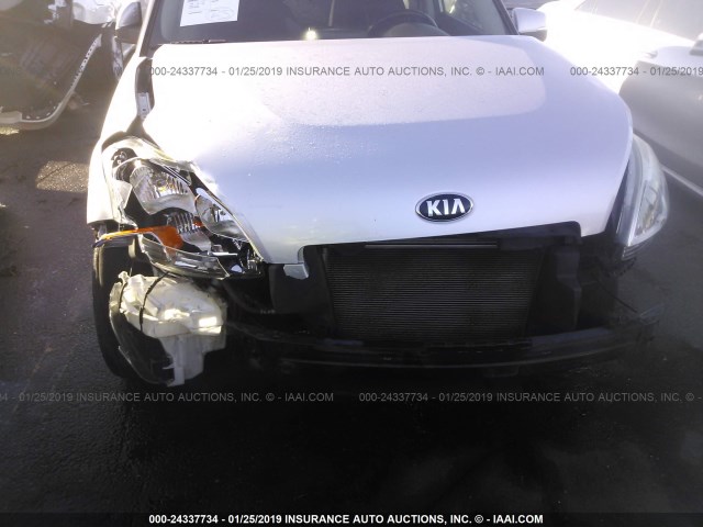 KNDJT2A60D7772795 - 2013 KIA SOUL +/!/SPORT SILVER photo 6