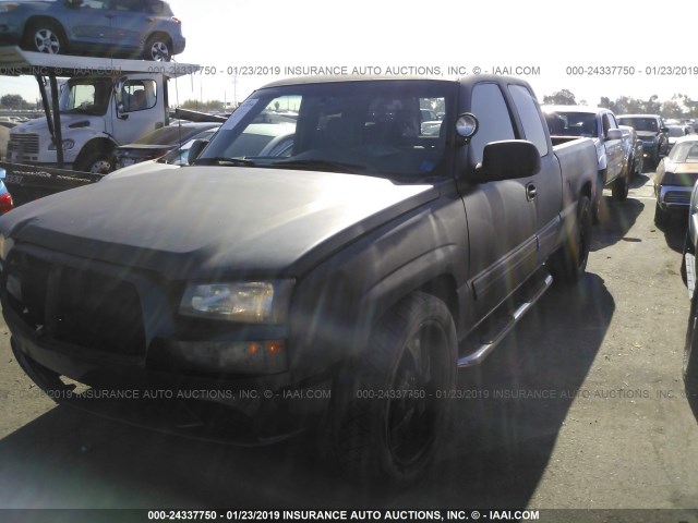 2GCEC19TX31152151 - 2003 CHEVROLET SILVERADO C1500 BLACK photo 2