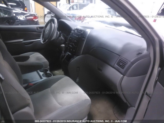 5TDZK23C59S253330 - 2009 TOYOTA SIENNA CE/LE SILVER photo 5