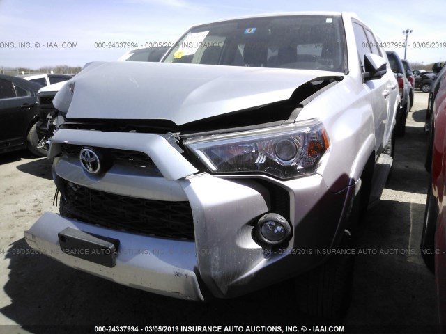 JTEZU5JR4J5167659 - 2018 TOYOTA 4RUNNER SR5/LIMITED/SR5 PREMIUM SILVER photo 2