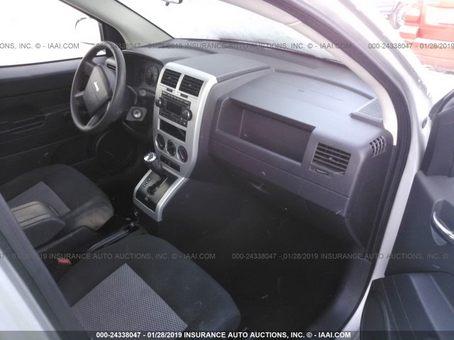 1J8FF47W88D775413 - 2008 JEEP COMPASS SPORT GRAY photo 5