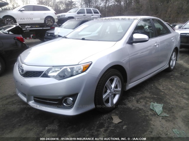4T1BF1FK9CU103013 - 2012 TOYOTA CAMRY SE/LE/XLE 银色 照片 2