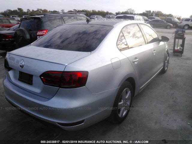 3VW4T7AJ2EM237311 - 2014 VOLKSWAGEN JETTA GLI SILVER photo 4