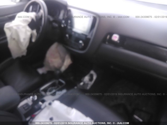 JA4AZ3A37HZ003225 - 2017 MITSUBISHI OUTLANDER SE/SEL GRAY photo 5