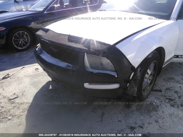 1ZVFT80N675267259 - 2007 FORD MUSTANG WHITE photo 6