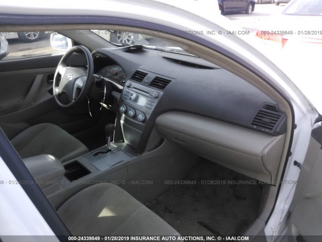 4T1BE46K68U777289 - 2008 TOYOTA CAMRY CE/LE/XLE/SE WHITE photo 5
