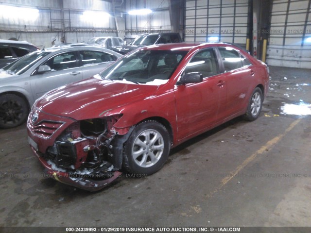 4T4BF3EK5AR029489 - 2010 TOYOTA CAMRY SE/LE/XLE RED photo 2