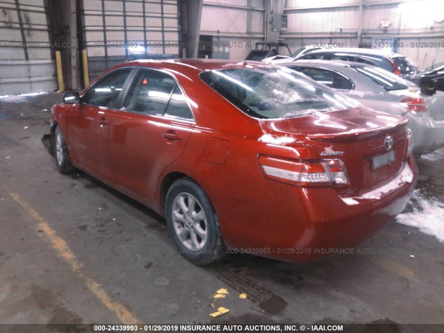 4T4BF3EK5AR029489 - 2010 TOYOTA CAMRY SE/LE/XLE RED photo 3