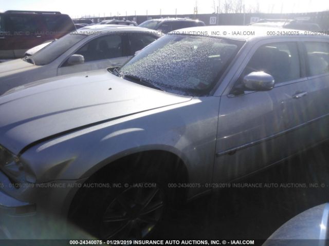 2C3LK63H98H120886 - 2008 CHRYSLER 300C  Silver photo 2