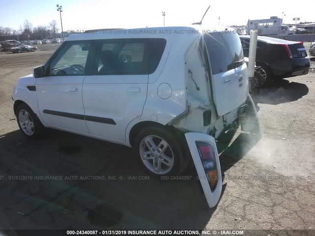 KNDJT2A25A7067869 - 2010 KIA SOUL +/!/SPORT WHITE photo 3