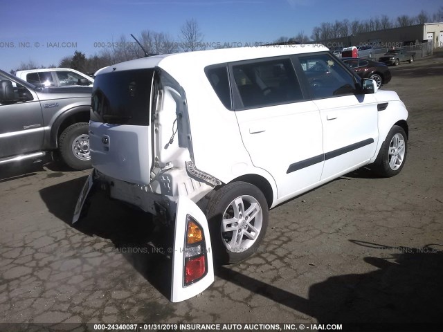 KNDJT2A25A7067869 - 2010 KIA SOUL +/!/SPORT WHITE photo 4