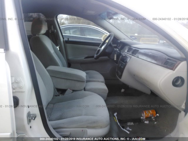 2G1WT58NX79302368 - 2007 CHEVROLET IMPALA LT WHITE photo 5