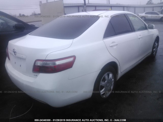 4T1BE46K67U583912 - 2007 TOYOTA CAMRY NEW GENERAT CE/LE/XLE/SE WHITE photo 4