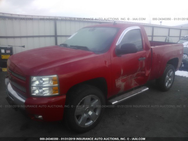 1GCNKSE0XBZ424790 - 2011 CHEVROLET SILVERADO K1500 LT RED photo 2