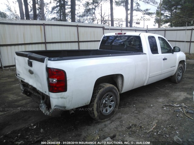 1GCEC19098E151696 - 2008 CHEVROLET SILVERADO C1500 WHITE photo 4