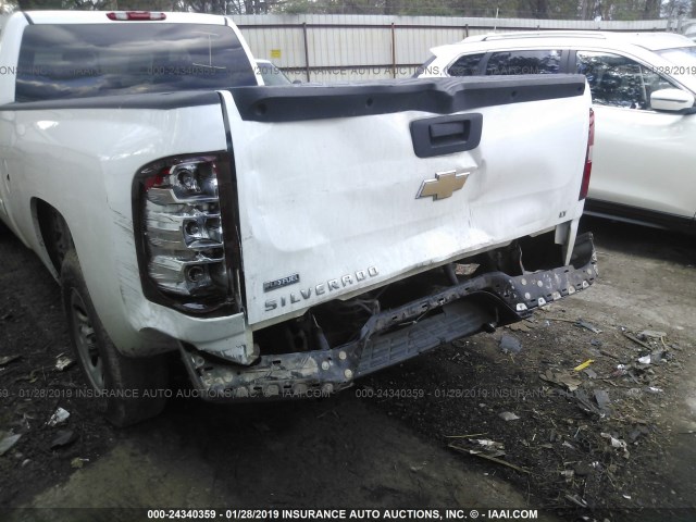 1GCEC19098E151696 - 2008 CHEVROLET SILVERADO C1500 WHITE photo 6