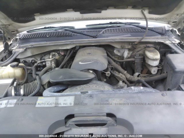 2GCEC19V031410386 - 2003 CHEVROLET SILVERADO C1500 WHITE photo 10